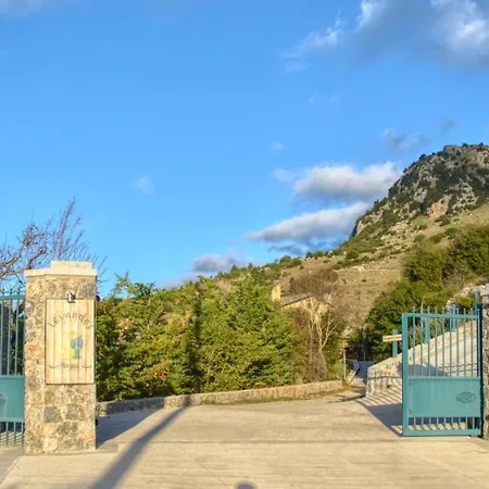 Levandes Houses Kalavryta